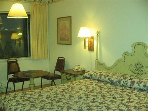 The Hastings Inn Salina Room photo