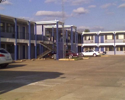 The Hastings Inn Salina Exterior photo